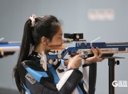 米兰体育-冰岛选手在射击比赛中展现实力