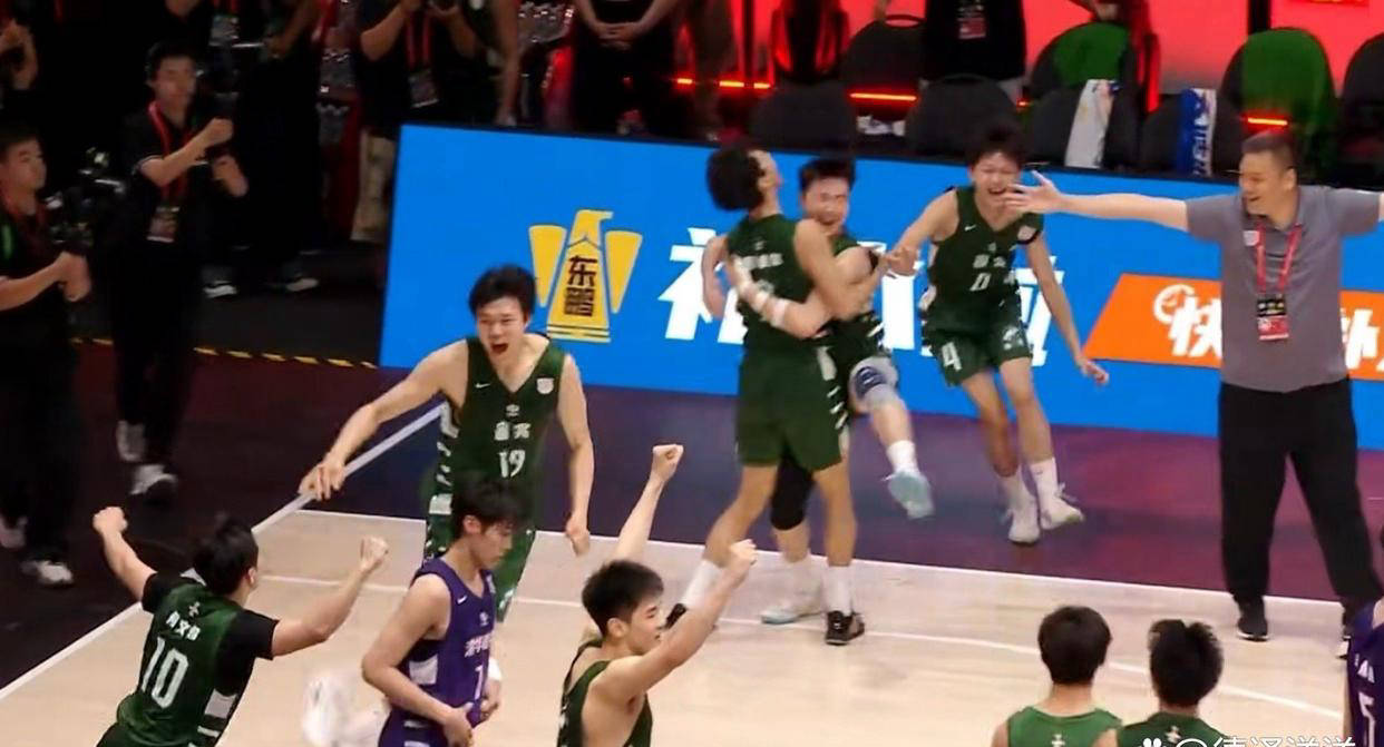 广东男篮险胜，晋级战局更加激烈