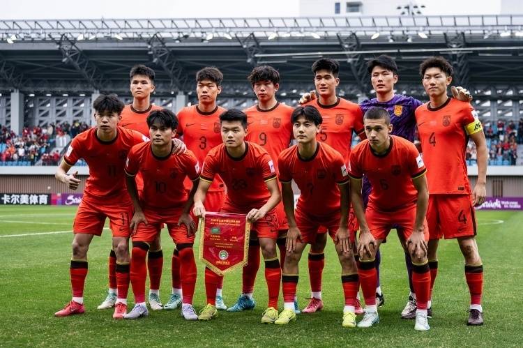 国足东亚杯23人预测：年轻球员为主，多位置是新人，王