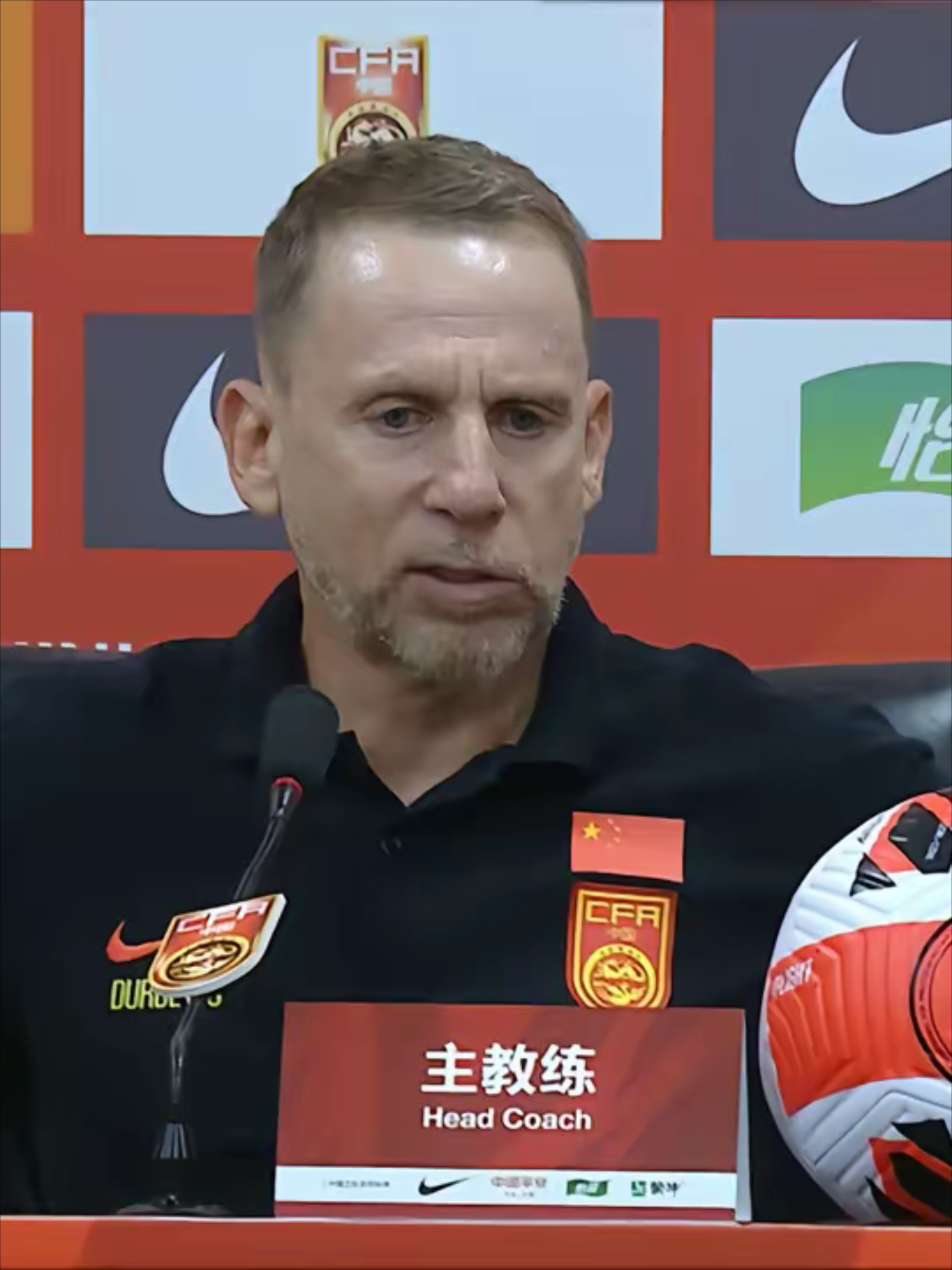 关于不是郑智，久尔杰维奇将执教国足，这位球迷的评论让人眼前一亮的信息