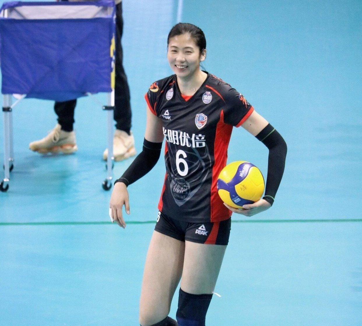 中国女排两环节输世界第一吴梦洁伤停奇兵叫板埃格努的简单介绍